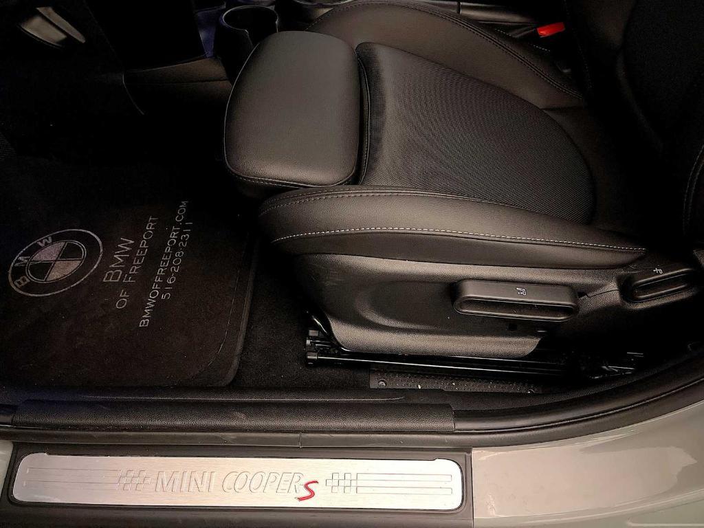 used 2023 MINI Hardtop car, priced at $23,888