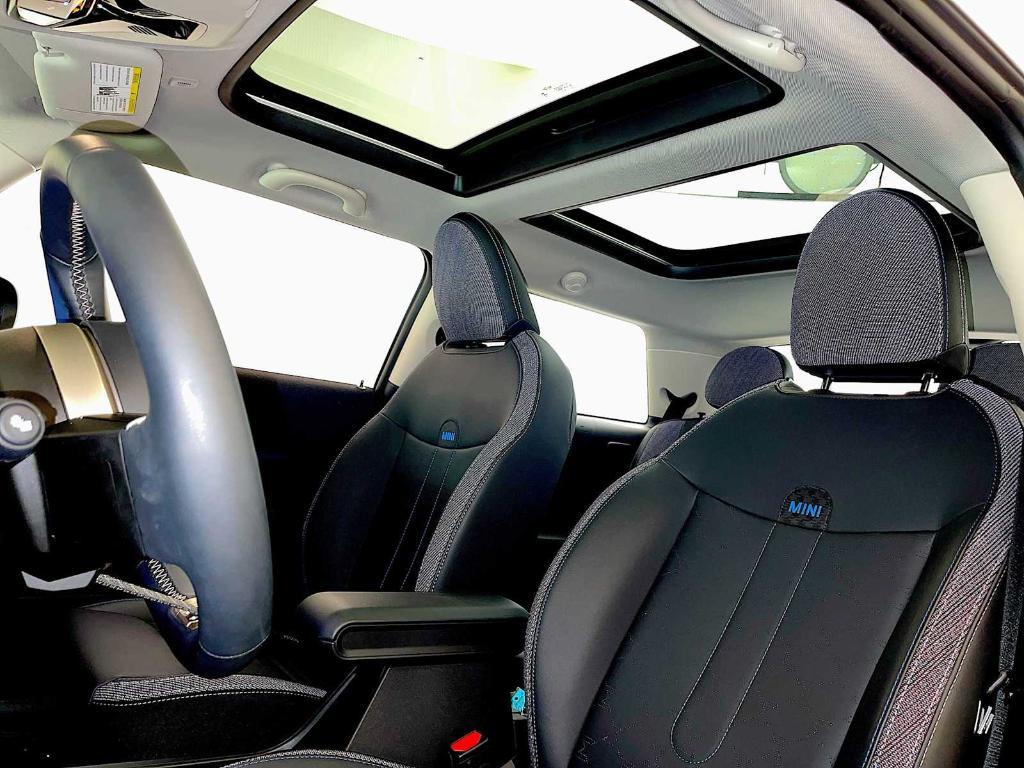 used 2025 MINI Hardtop car, priced at $31,493