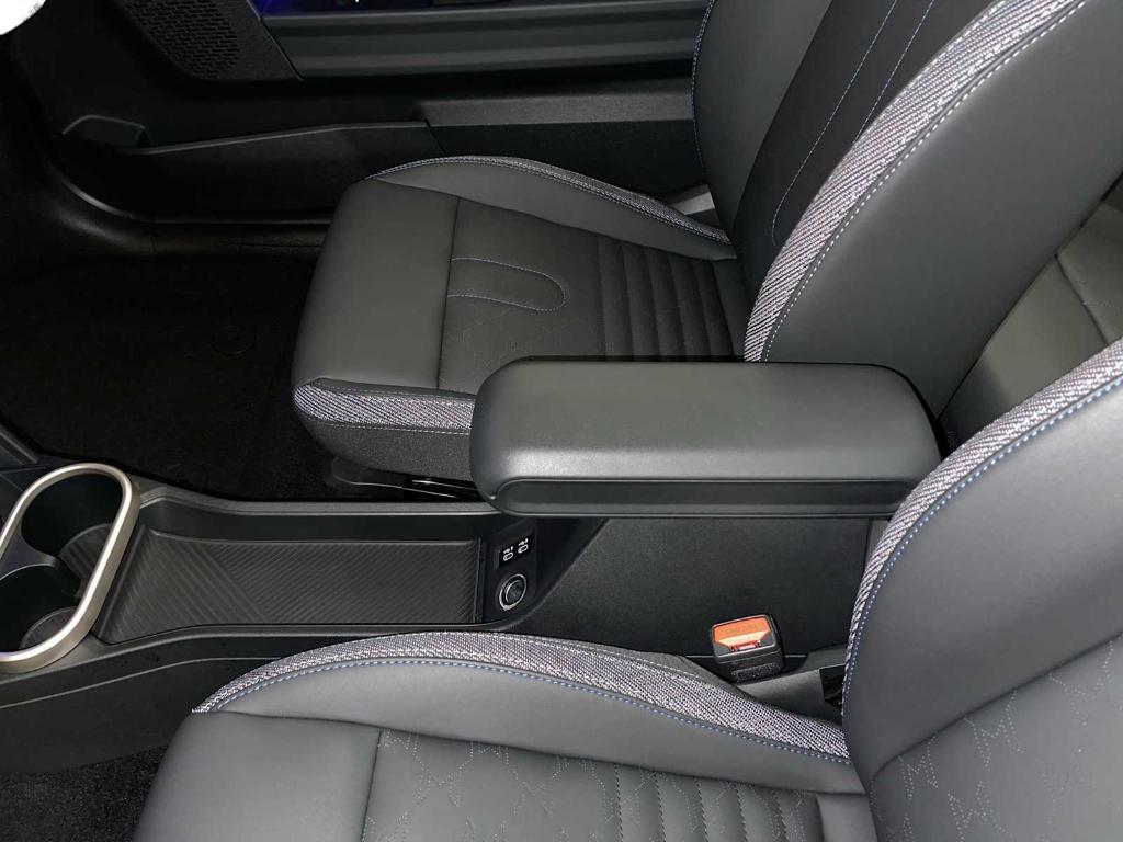 used 2025 MINI Hardtop car, priced at $31,493