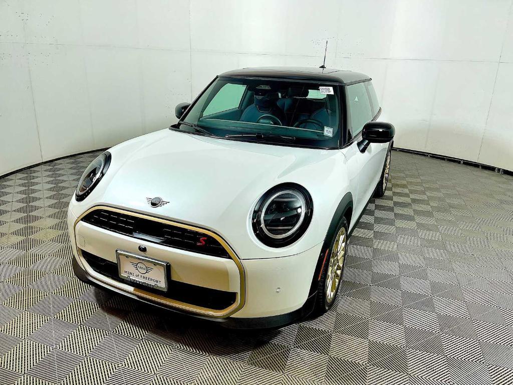 used 2025 MINI Hardtop car, priced at $33,995