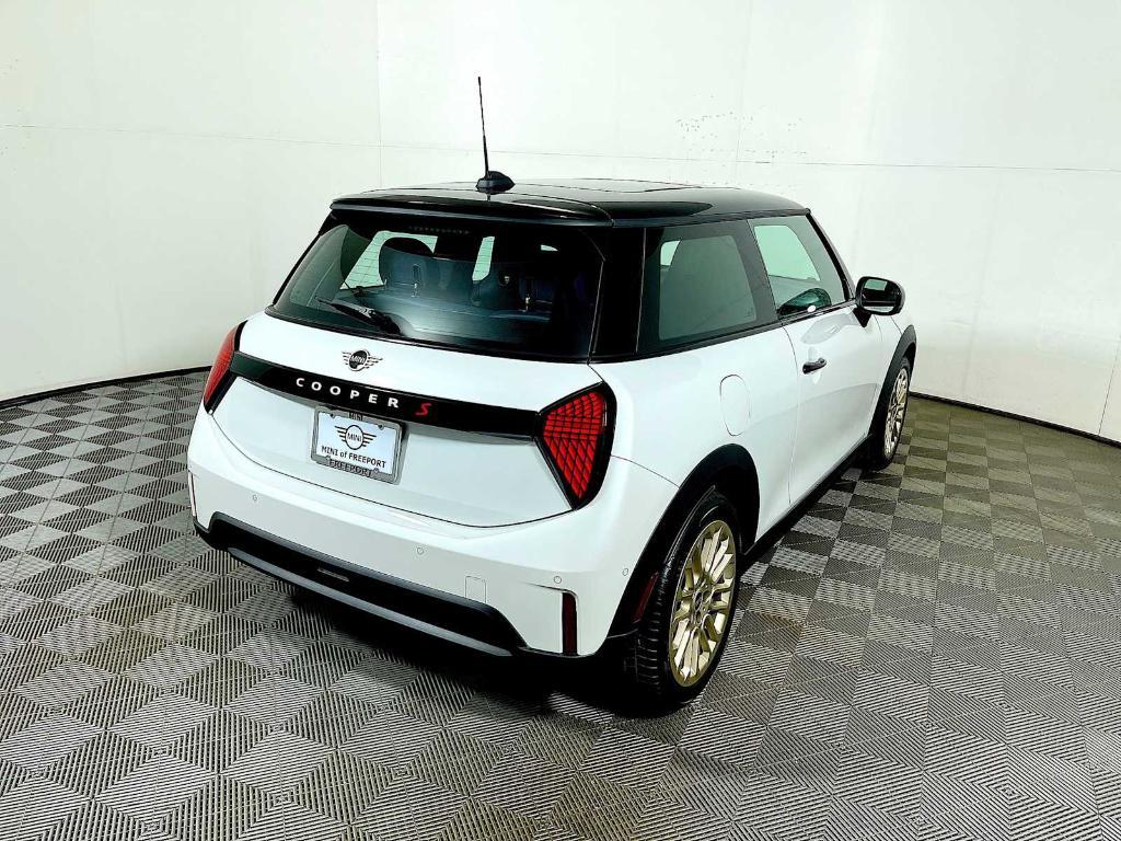 used 2025 MINI Hardtop car, priced at $33,995