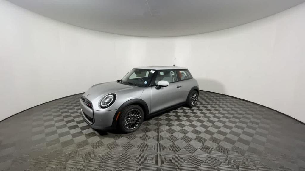 new 2025 MINI Hardtop car, priced at $37,295