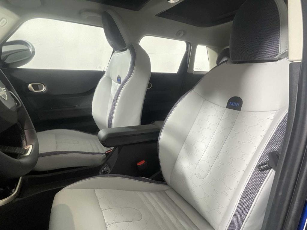 new 2025 MINI Hardtop car, priced at $37,745