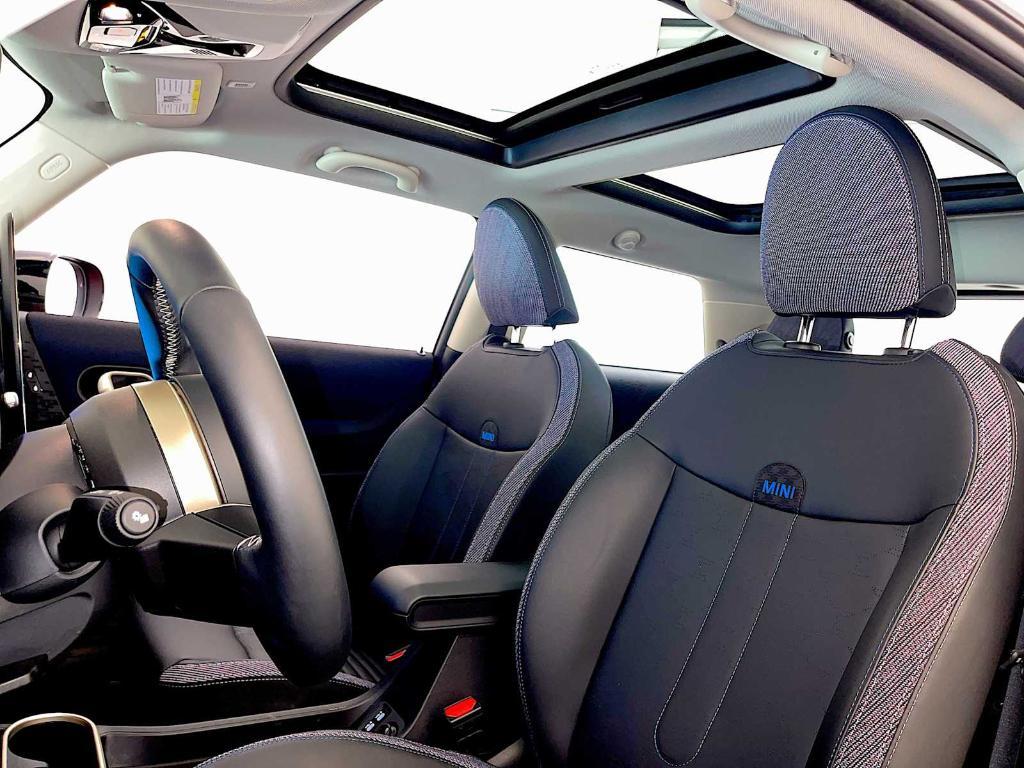 used 2025 MINI Hardtop car, priced at $32,493