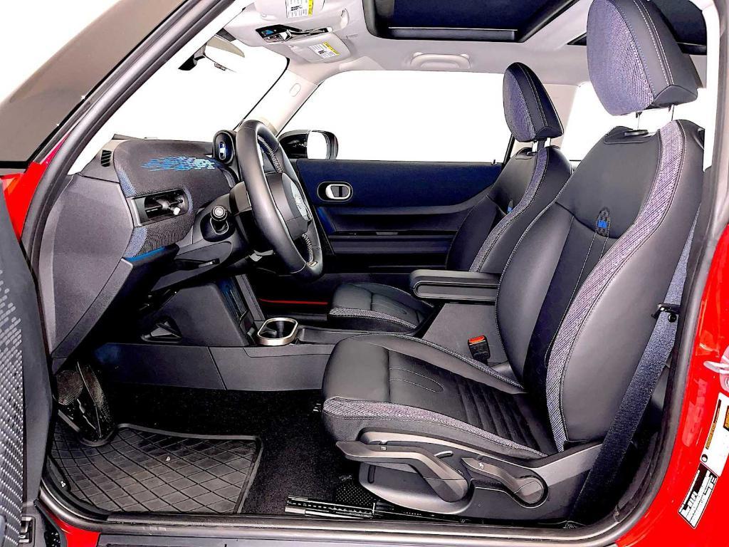 used 2025 MINI Hardtop car, priced at $32,493