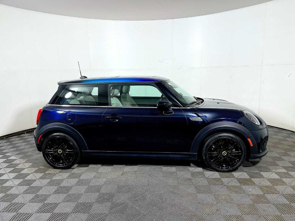 used 2024 MINI SE Hardtop car, priced at $21,488