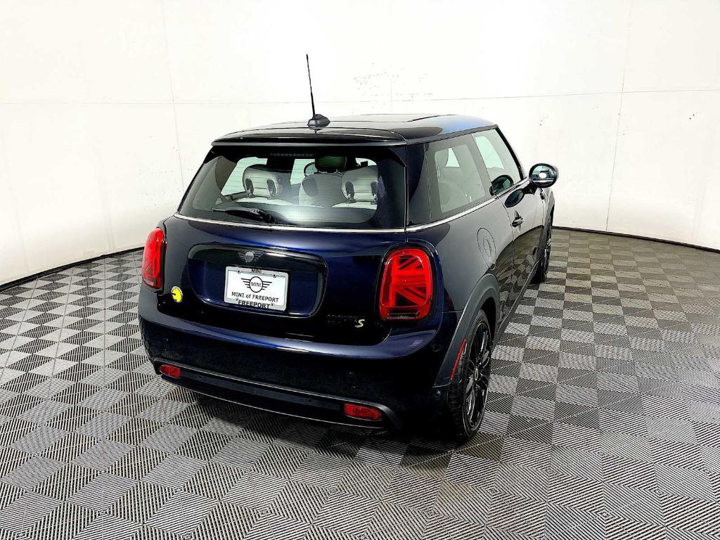 used 2024 MINI SE Hardtop car, priced at $21,488