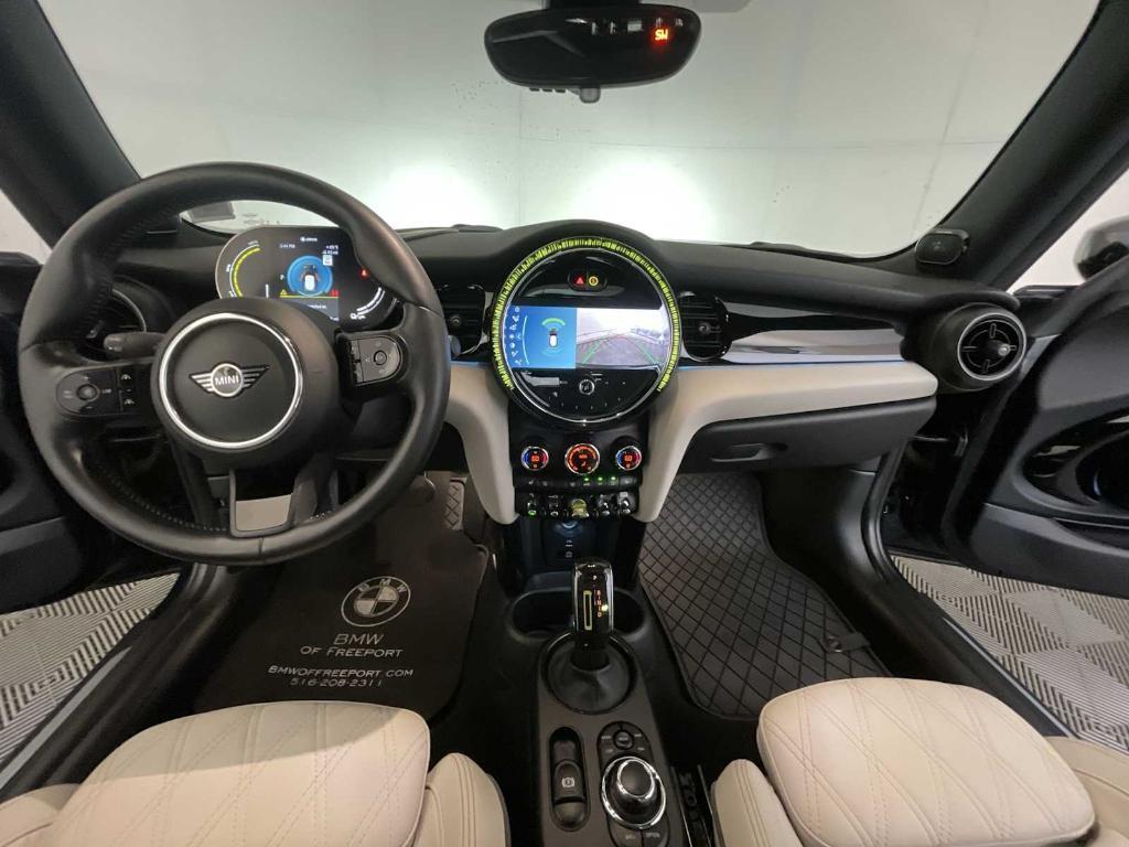 used 2024 MINI SE Hardtop car, priced at $21,488