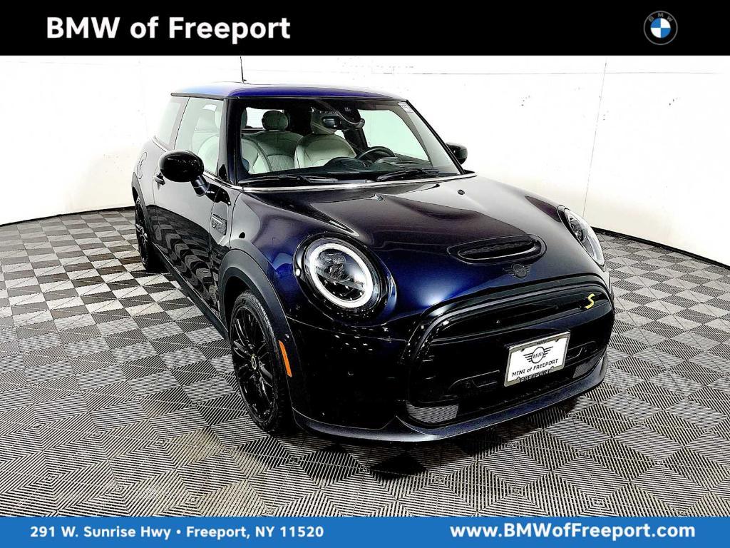 used 2024 MINI SE Hardtop car, priced at $21,488