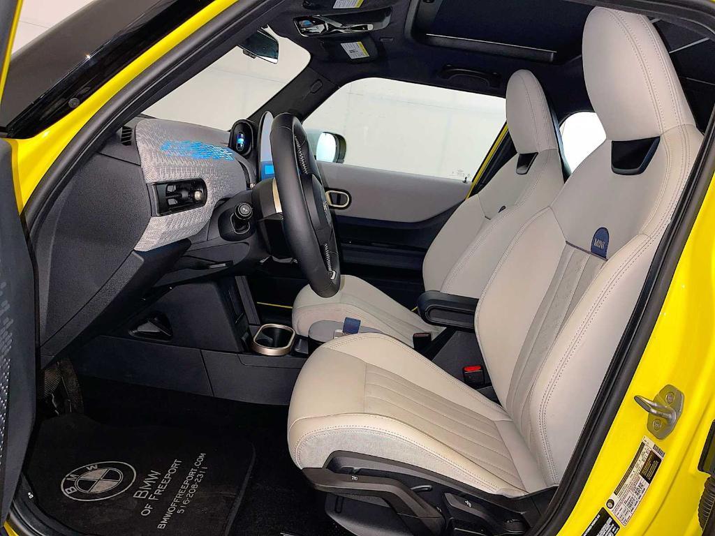 used 2025 MINI Hardtop car, priced at $33,943