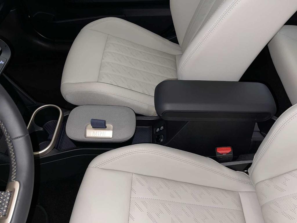 used 2025 MINI Hardtop car, priced at $33,943