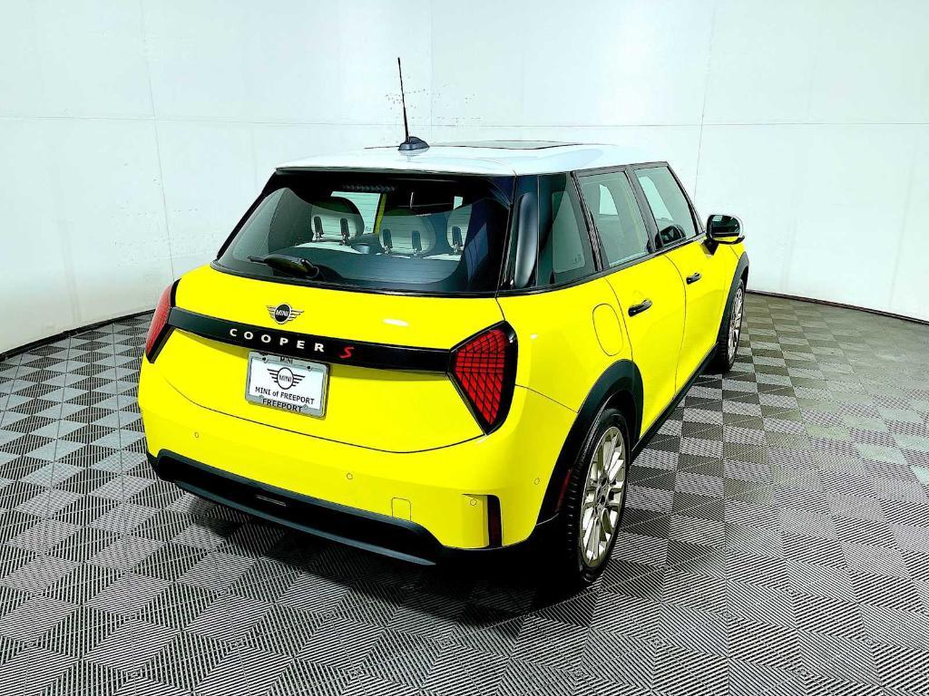 used 2025 MINI Hardtop car, priced at $33,943