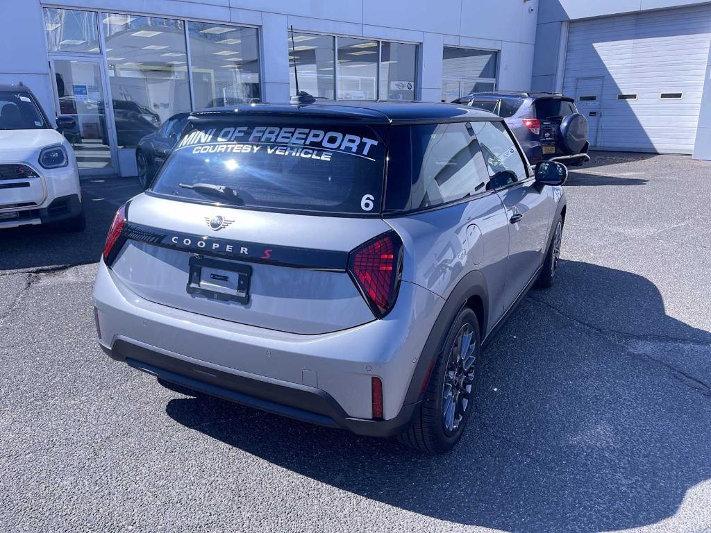 used 2025 MINI Hardtop car, priced at $31,897