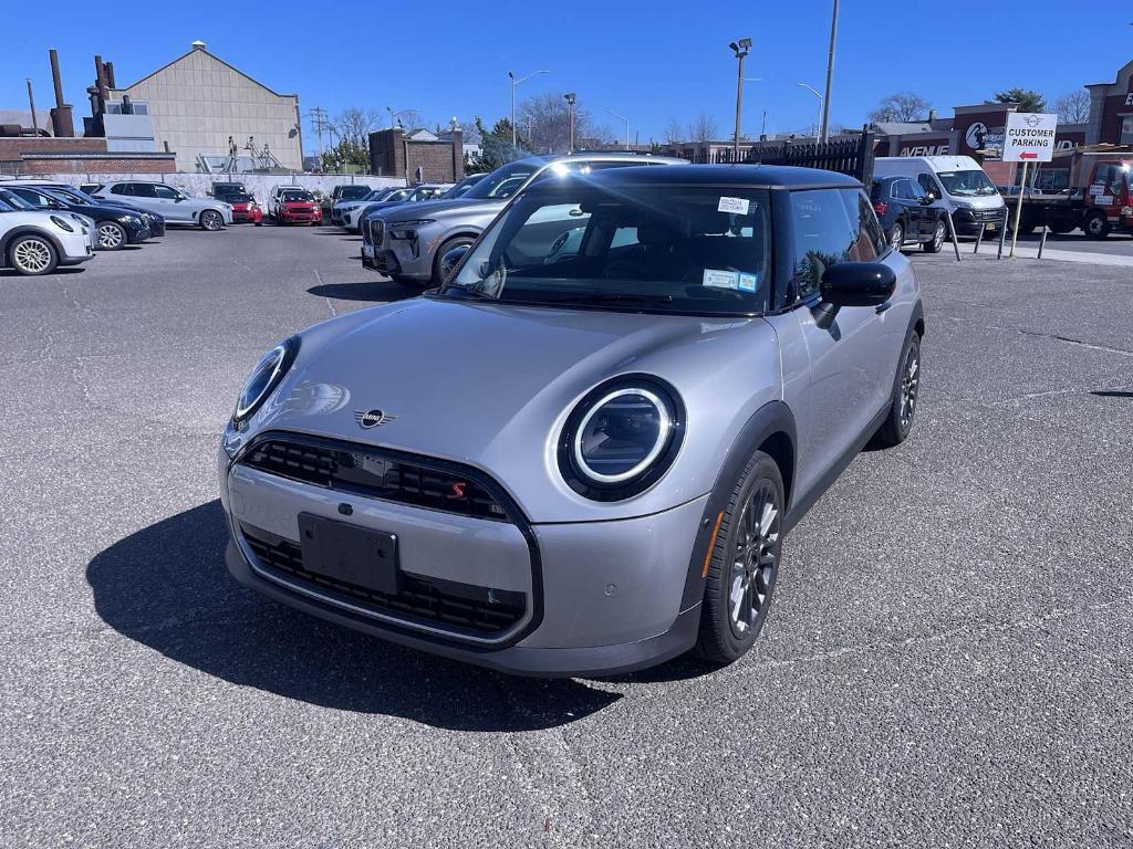 used 2025 MINI Hardtop car, priced at $31,897