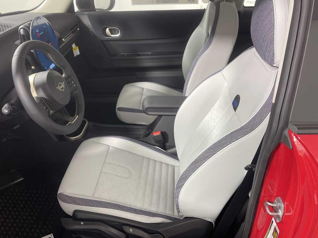 new 2025 MINI Hardtop car, priced at $35,595