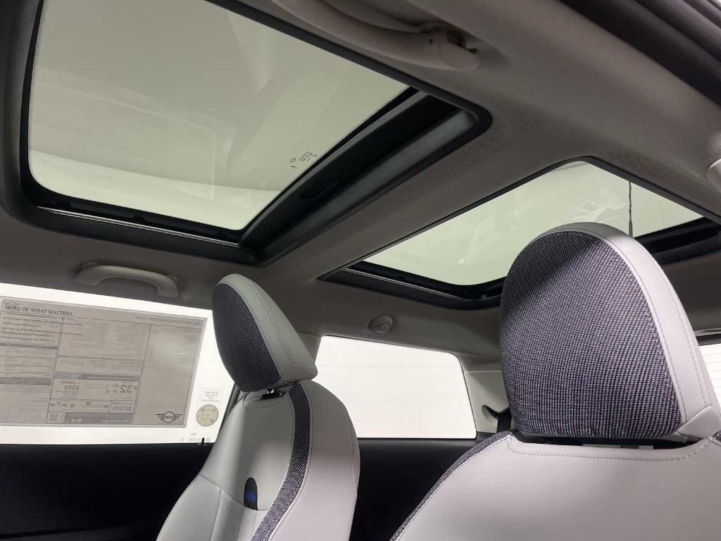 new 2025 MINI Hardtop car, priced at $35,595
