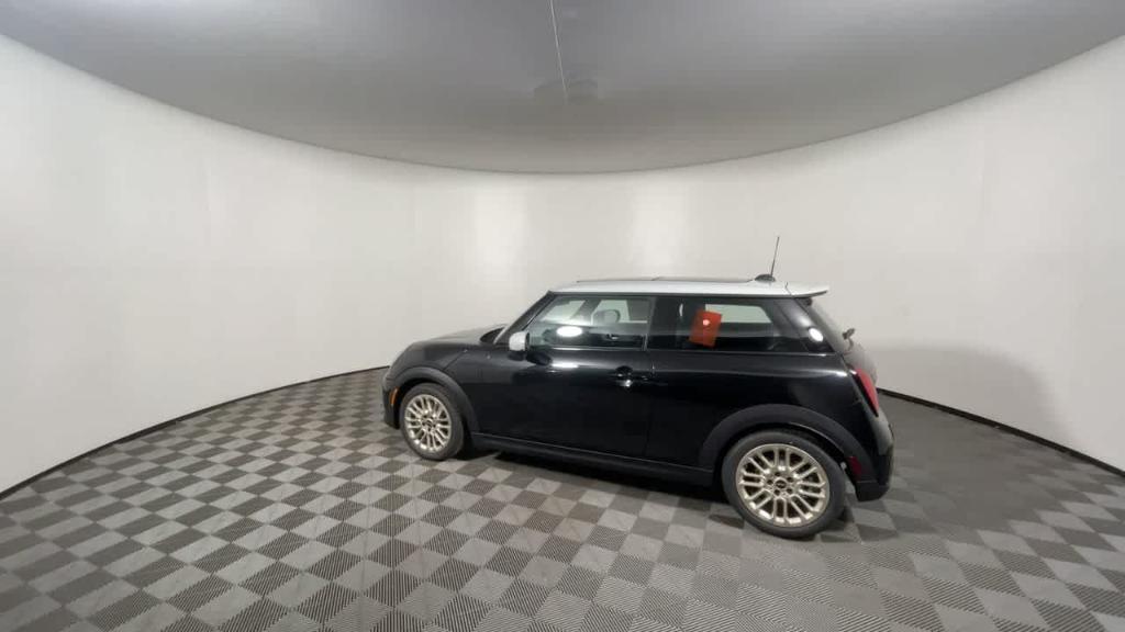 new 2025 MINI Hardtop car, priced at $38,295