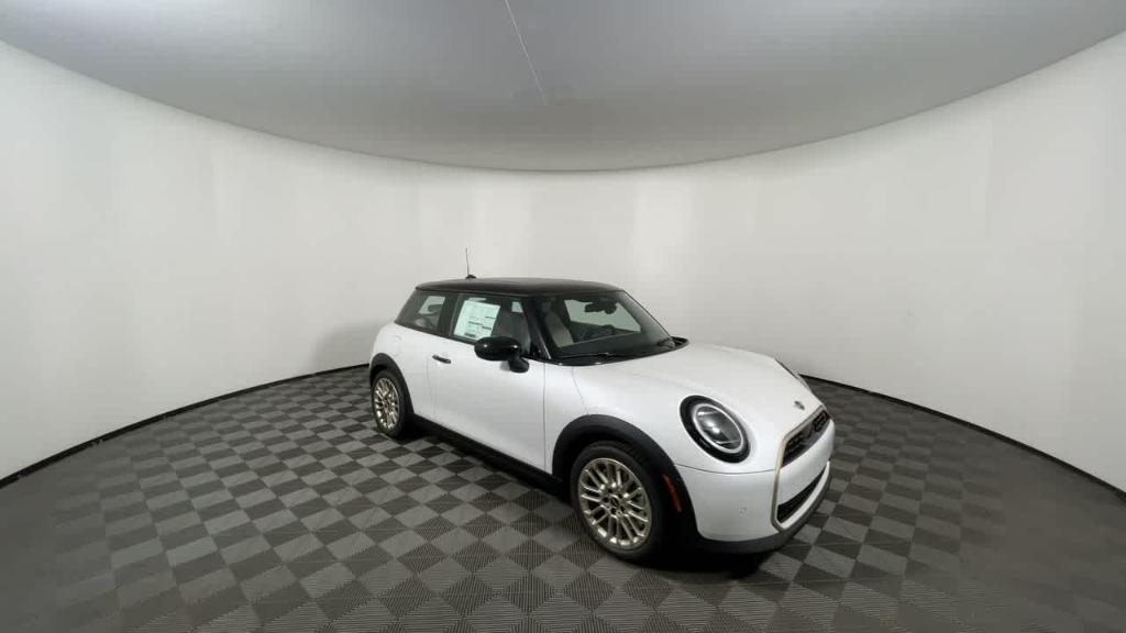 new 2025 MINI Hardtop car, priced at $36,595