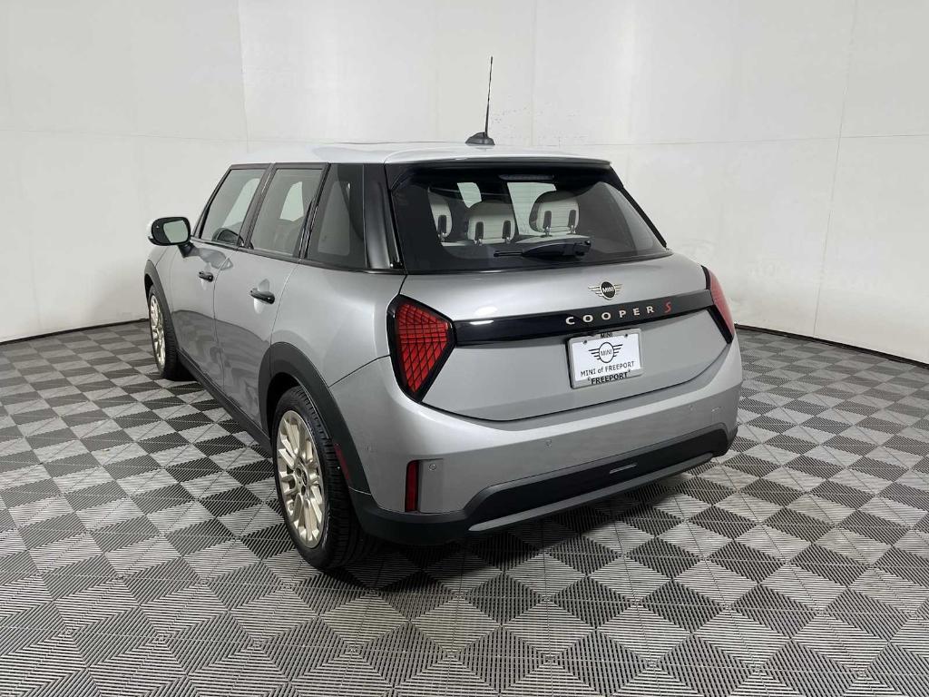 used 2025 MINI Hardtop car, priced at $29,943