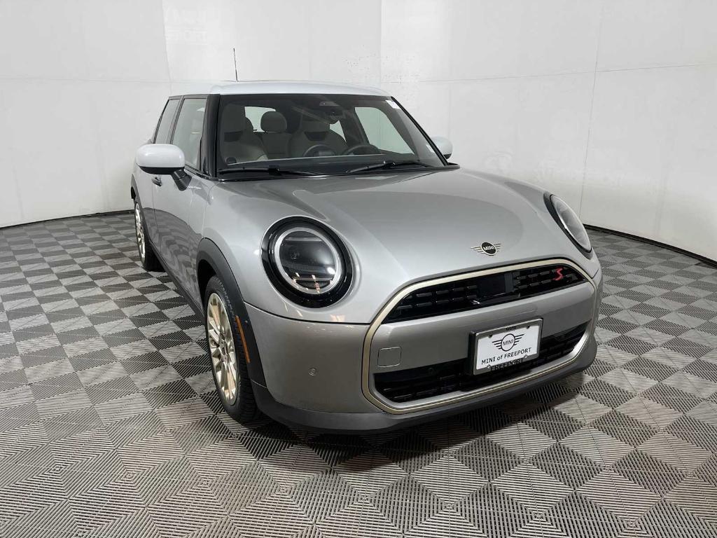 used 2025 MINI Hardtop car, priced at $29,943