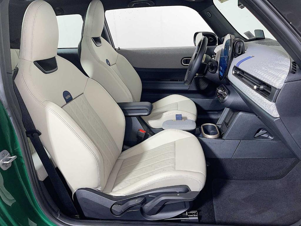 used 2025 MINI Hardtop car, priced at $29,943