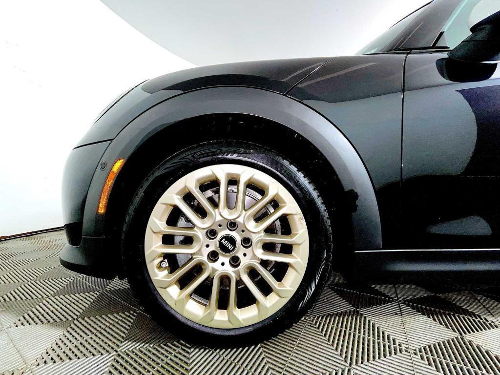 used 2025 MINI Hardtop car, priced at $33,493