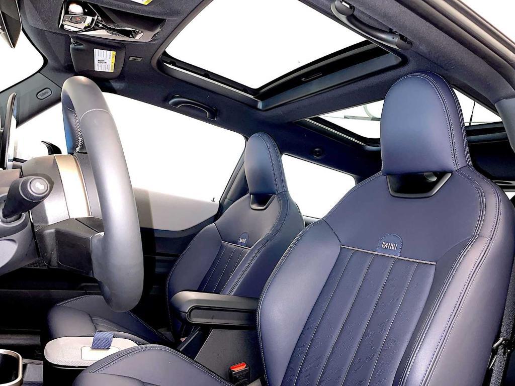 used 2025 MINI Hardtop car, priced at $33,493