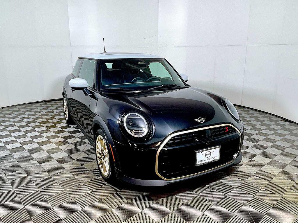 used 2025 MINI Hardtop car, priced at $33,493