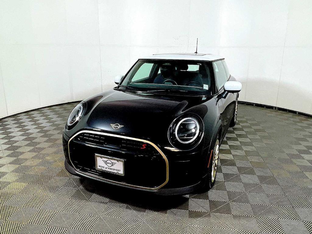 used 2025 MINI Hardtop car, priced at $33,493
