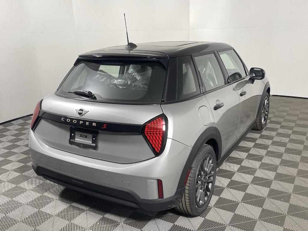 new 2025 MINI Hardtop car, priced at $37,785