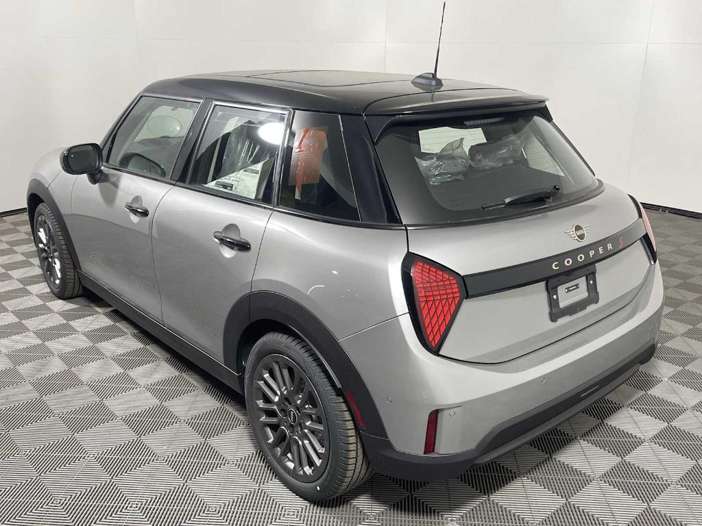new 2025 MINI Hardtop car, priced at $37,785