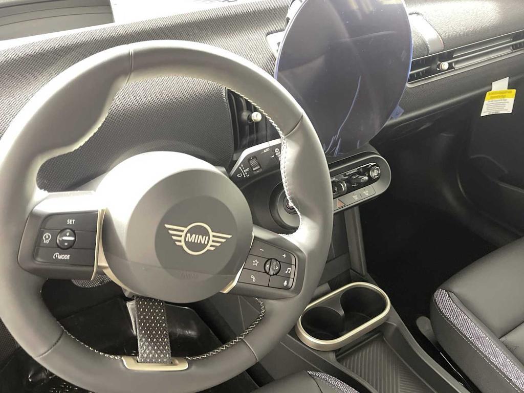 new 2025 MINI Hardtop car, priced at $37,785