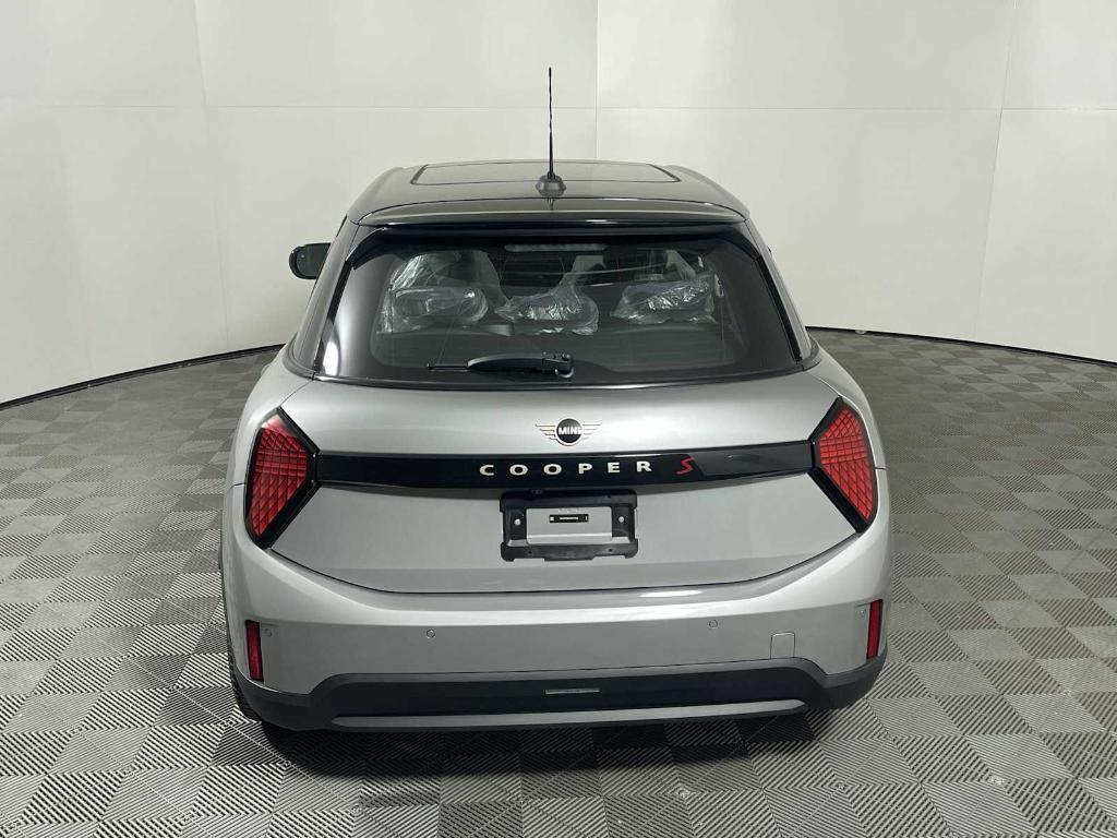 new 2025 MINI Hardtop car, priced at $37,785