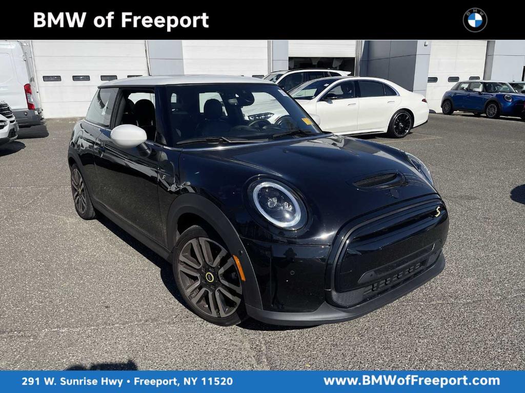 used 2022 MINI SE Hardtop car, priced at $22,493