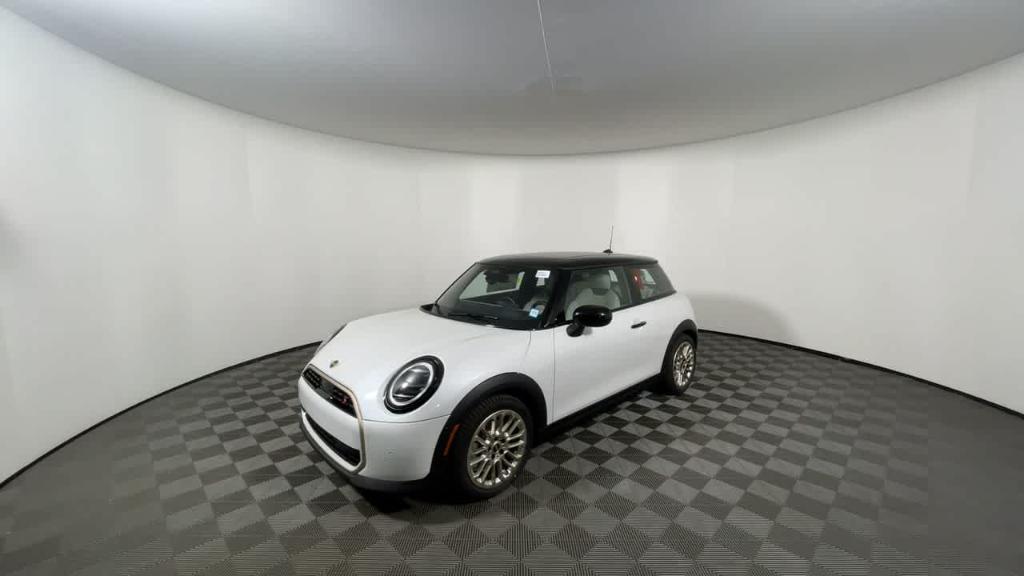 new 2025 MINI Hardtop car, priced at $36,595