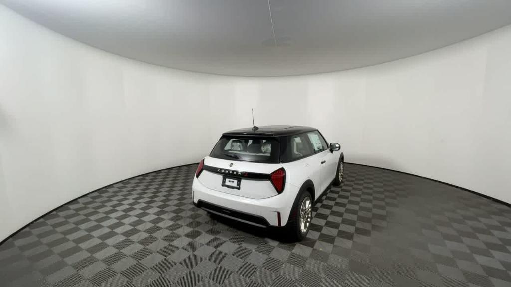 new 2025 MINI Hardtop car, priced at $36,595