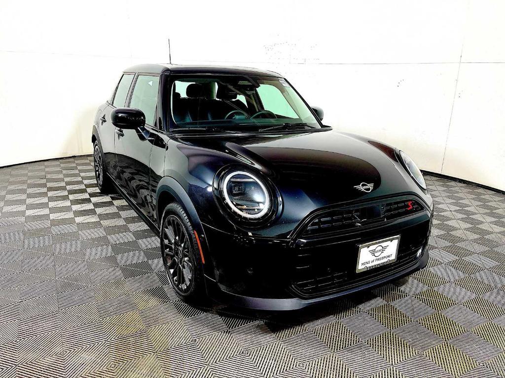 used 2025 MINI Hardtop car, priced at $28,888