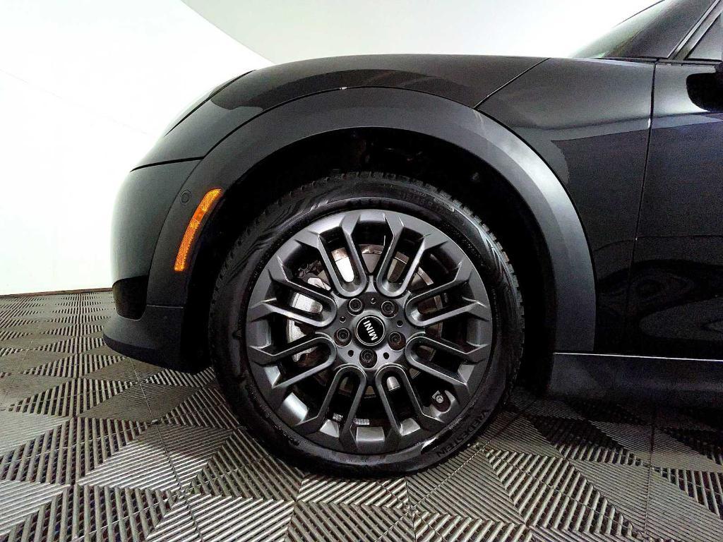 used 2025 MINI Hardtop car, priced at $28,888
