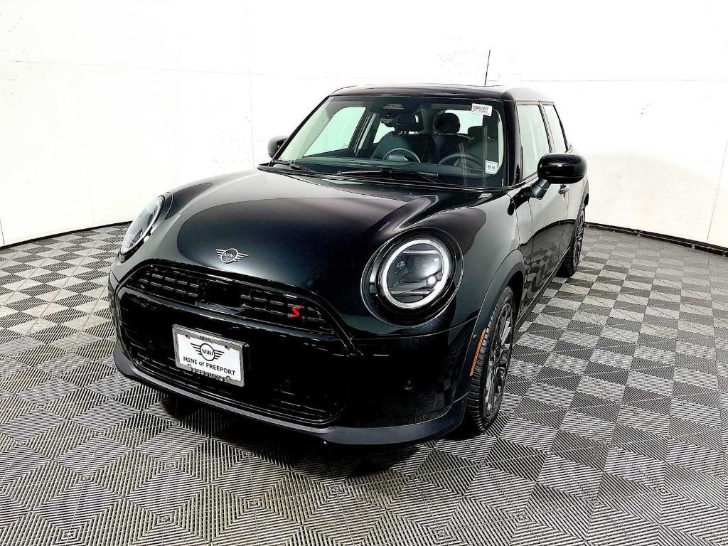 used 2025 MINI Hardtop car, priced at $28,888