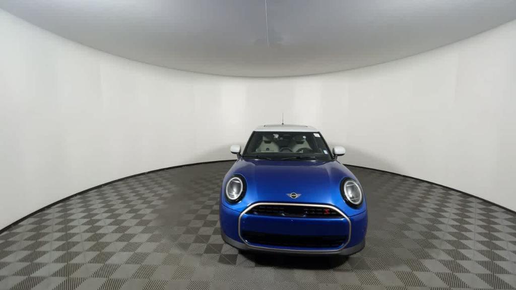 new 2025 MINI Hardtop car, priced at $37,895