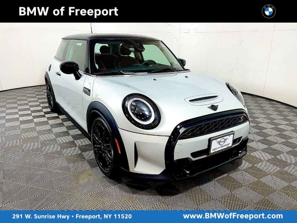 used 2022 MINI Hardtop car, priced at $23,998