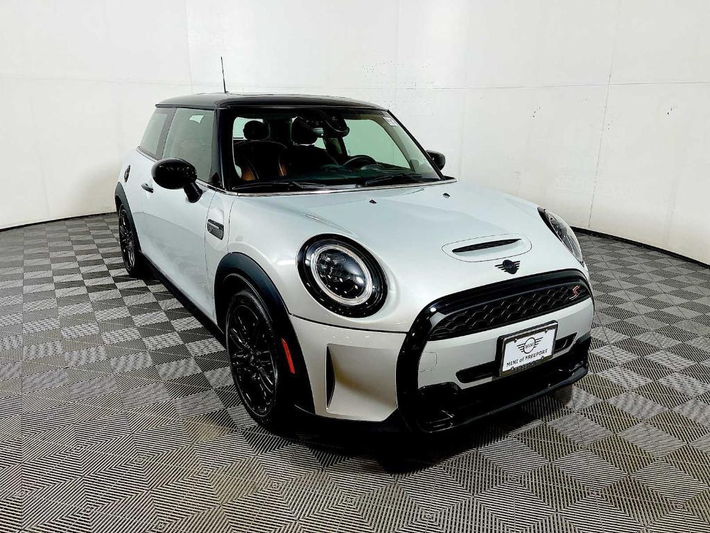 used 2022 MINI Hardtop car, priced at $23,998