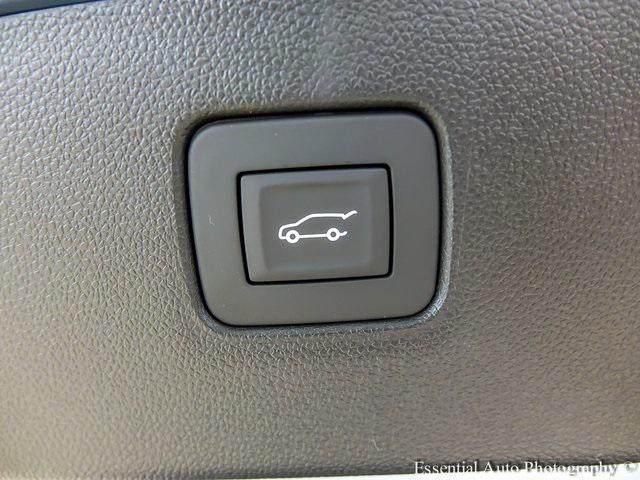 new 2025 Buick Envista car, priced at $28,125