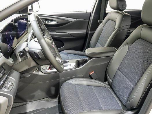 new 2025 Buick Envista car, priced at $28,250