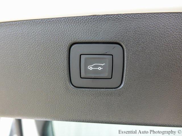 new 2025 Buick Envista car, priced at $28,250