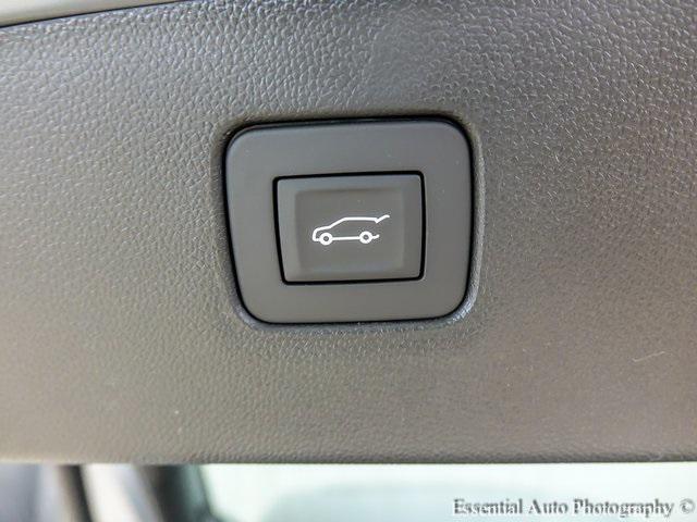 new 2025 Buick Envista car, priced at $32,009