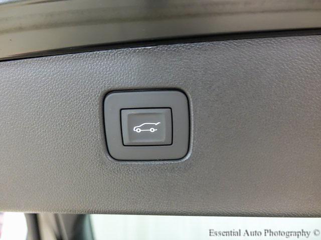 new 2025 Buick Envista car, priced at $28,125