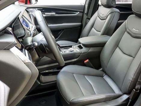 new 2025 Cadillac XT5 car, priced at $56,984