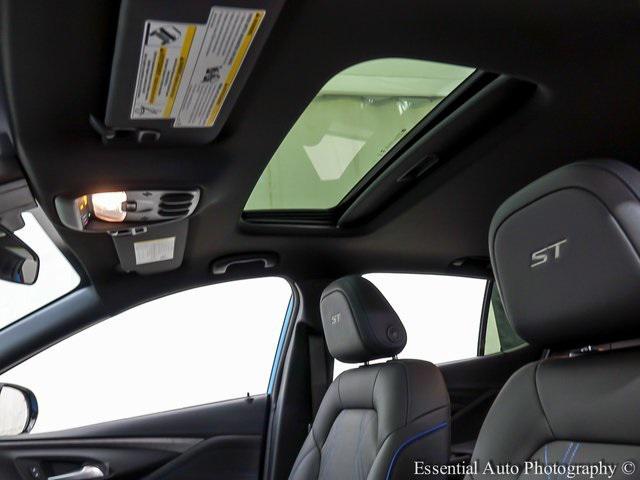 new 2025 Buick Envista car, priced at $30,794