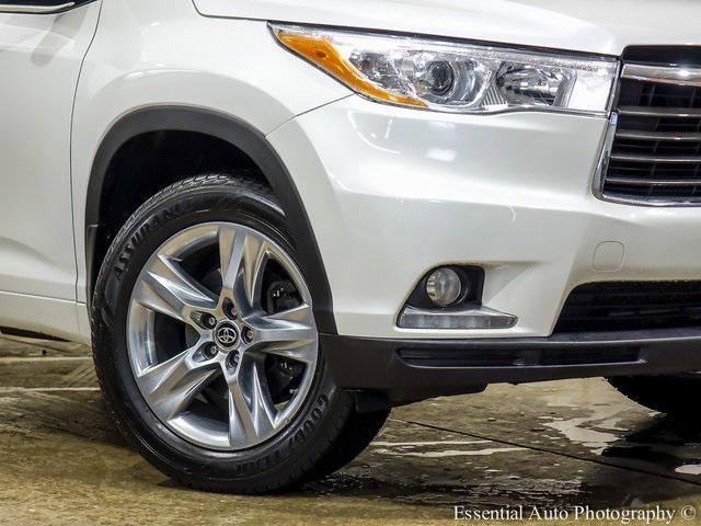 used 2016 Toyota Highlander car, priced at $19,950